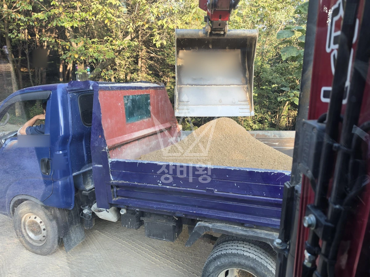 경기 오산시 지곶동 포크레인(굴착기) 상차 작업사진 2