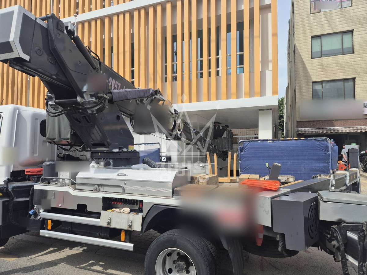 서울 영등포구 대림동 3.5톤 스카이차 1층 램프작업 작업사진 3