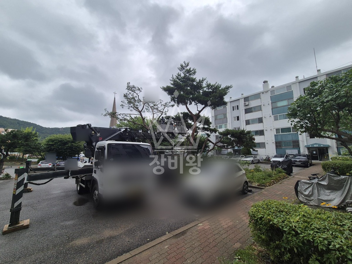인천 연수구 연수동 3.5톤 스카이차 전지 작업사진 1