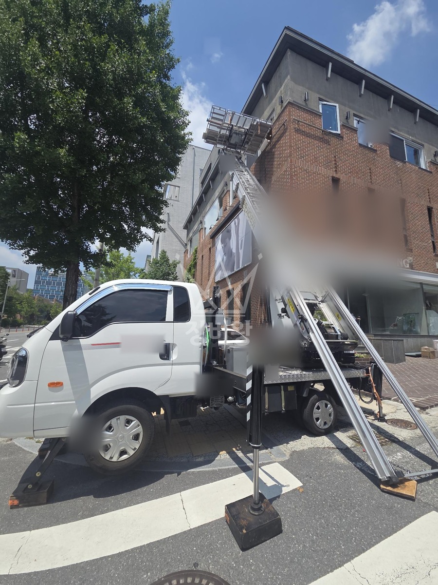 대전 유성구 도룡동 1톤 사다리차 가구양중 작업사진 2