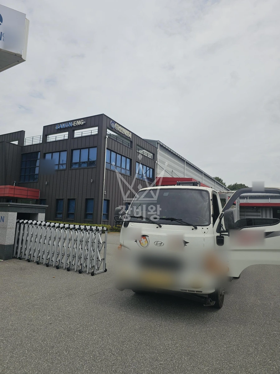 전남광주 장성군 남면 2.5톤 스카이차 공장내 천장 실링팬시공 작업완료사진 1