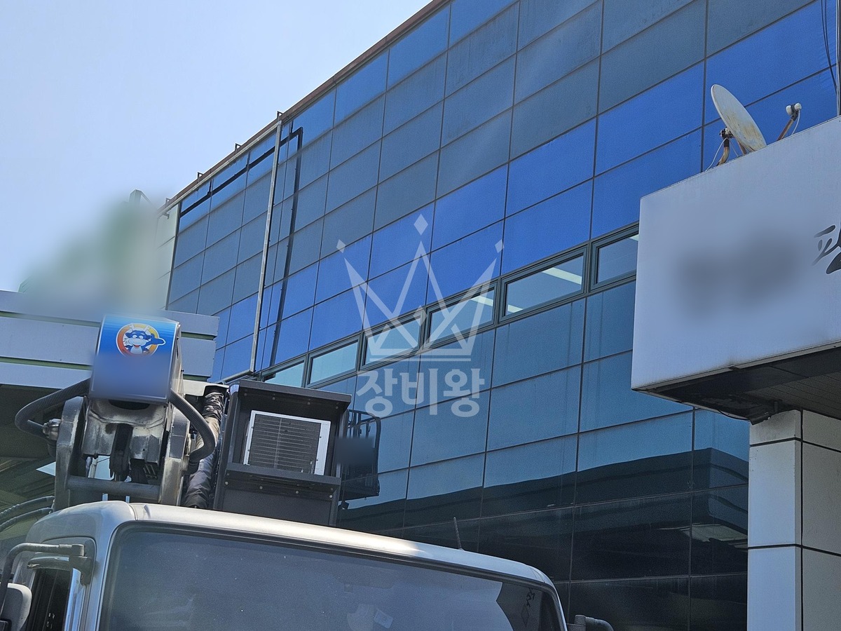 전북 전주시 덕진구 여의동 3.5톤 스카이차 유리작업 작업완료사진 1