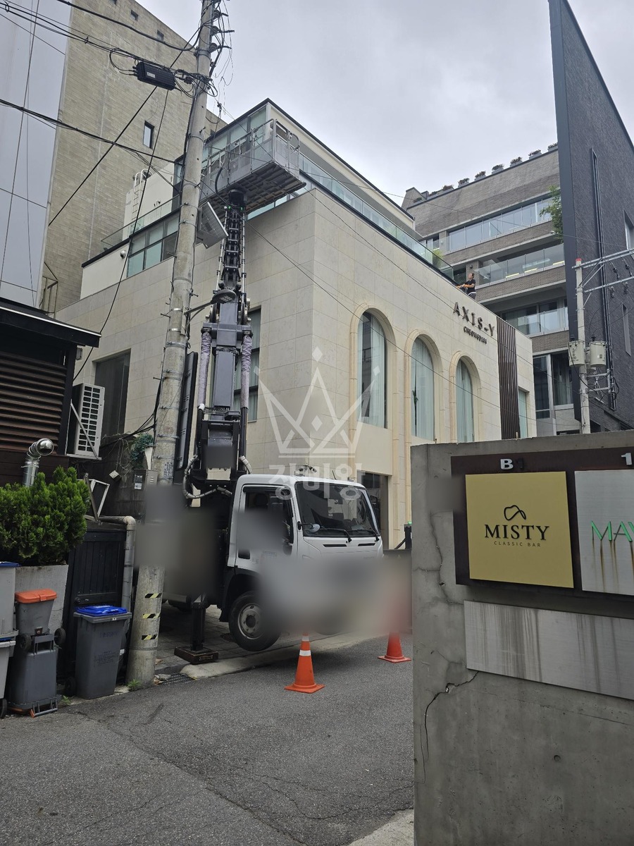 서울 강남구 청담동 3.5톤 스카이차 물청소 작업사진 3