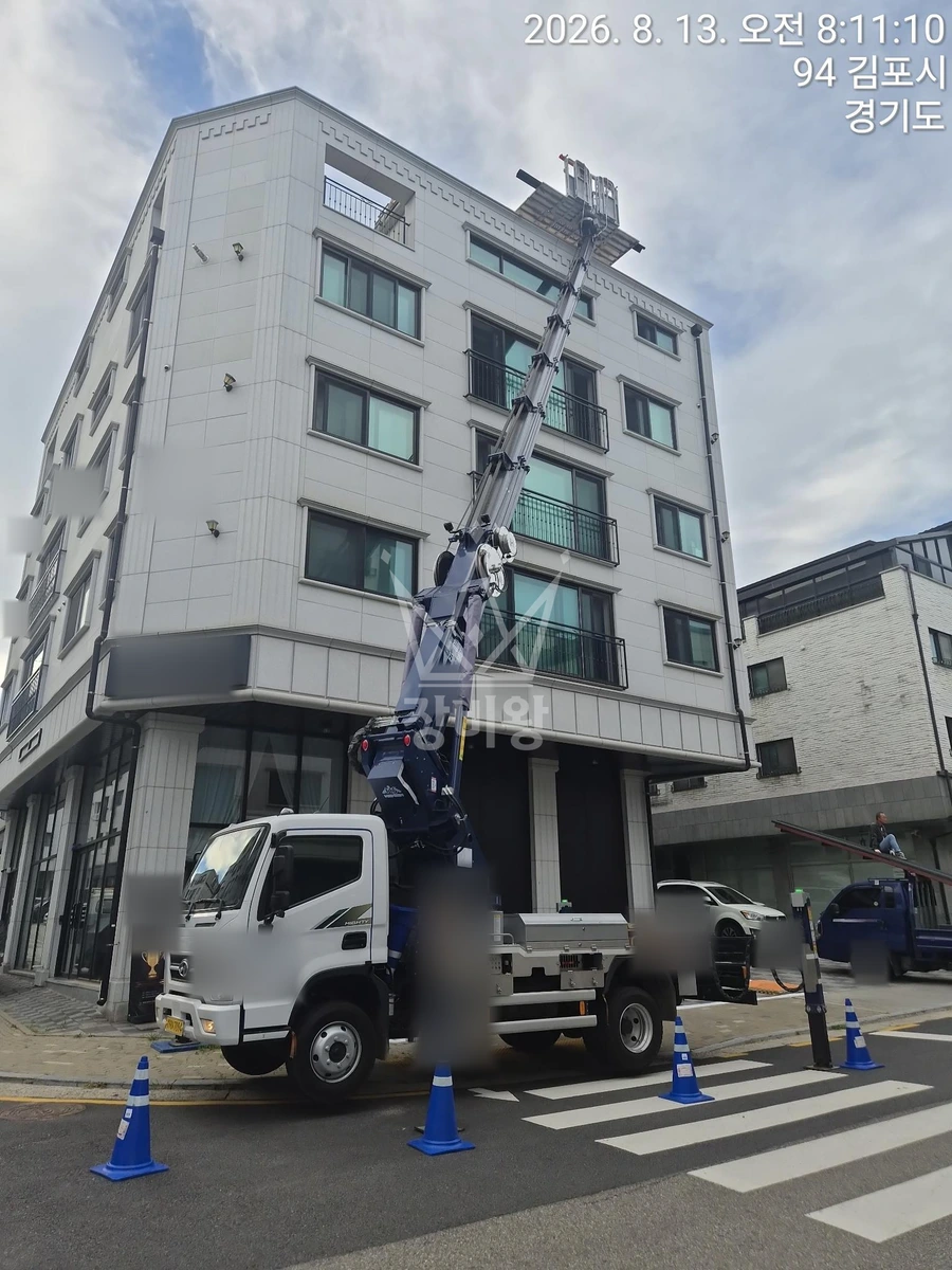경기 김포시 마산동 3.5톤 스카이차 자재양중 작업사진 2