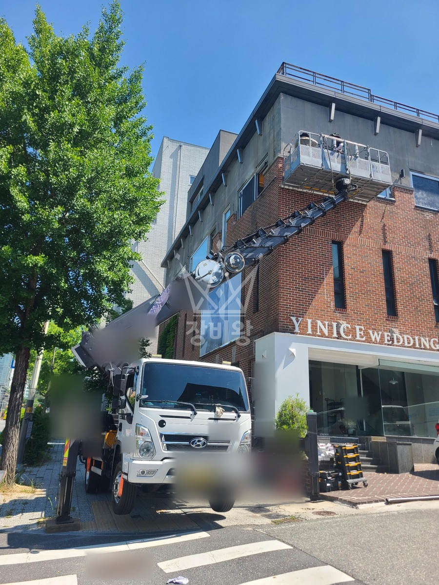 대전 유성구 도룡동 3.5톤 스카이차 전기공사 작업사진 1