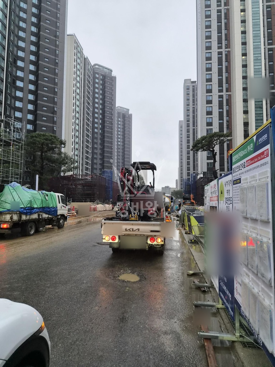 서울 은평구 대조동 포크레인(굴착기) 작업 현장 도착사진