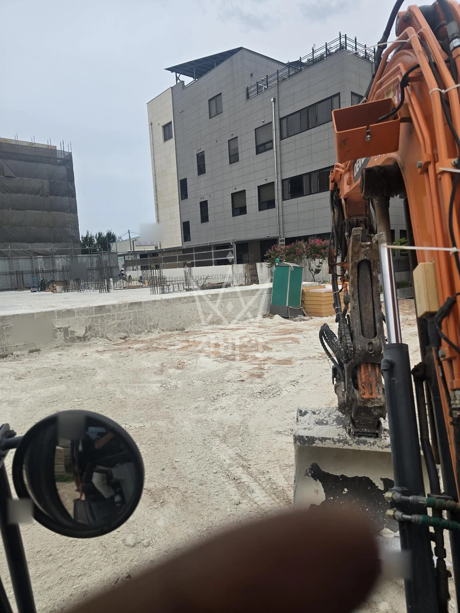 전남광주 광산구 흑석동 포크레인(굴착기) 되메우기 작업사진 2