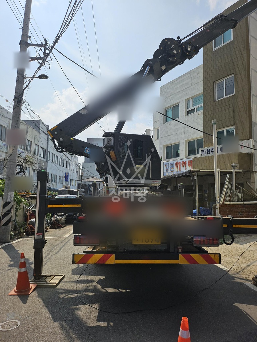 인천 남동구 만수동 5톤 스카이차 굴둑 철거 작업사진 1