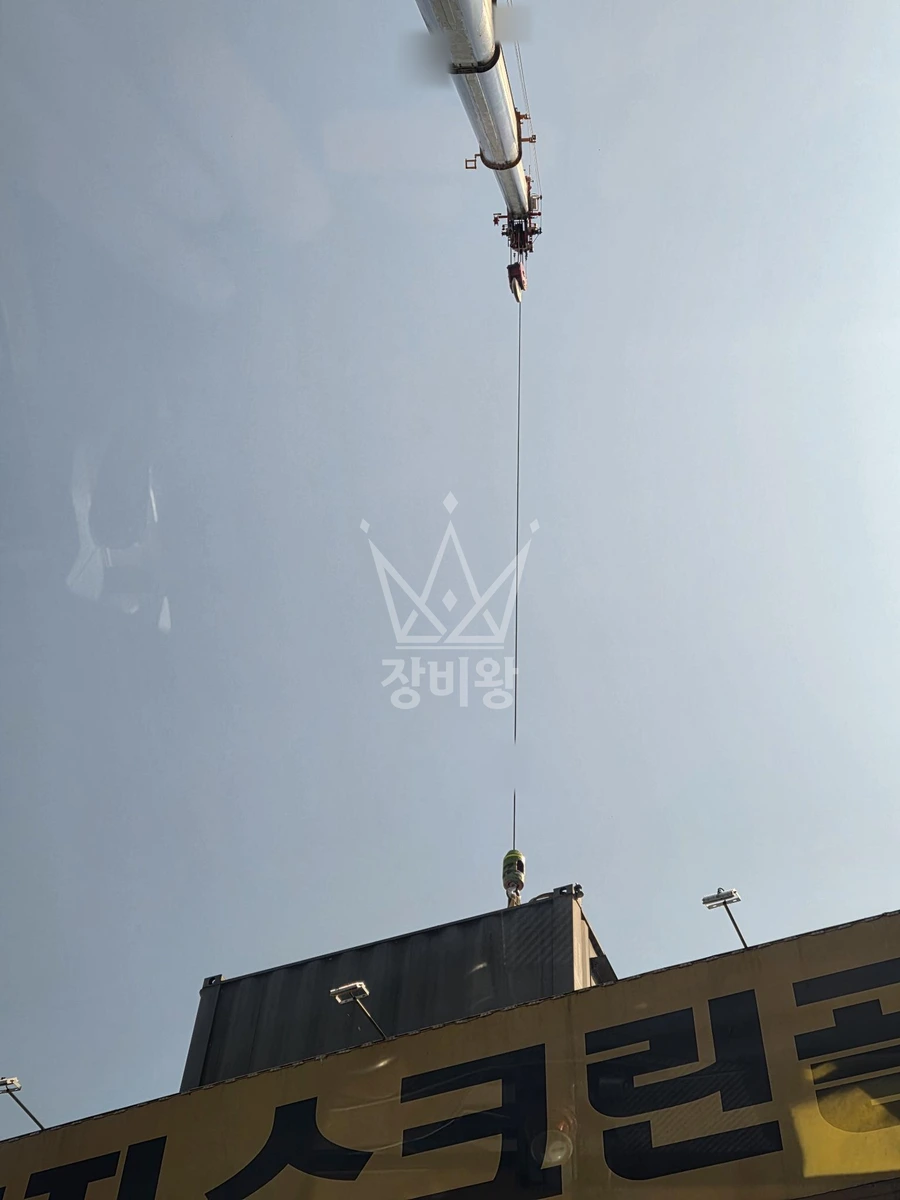 경기 용인시 처인구 양지읍 25톤 크레인 3*6 3층 높이에서 1층으로 내리는 작업 작업사진 1