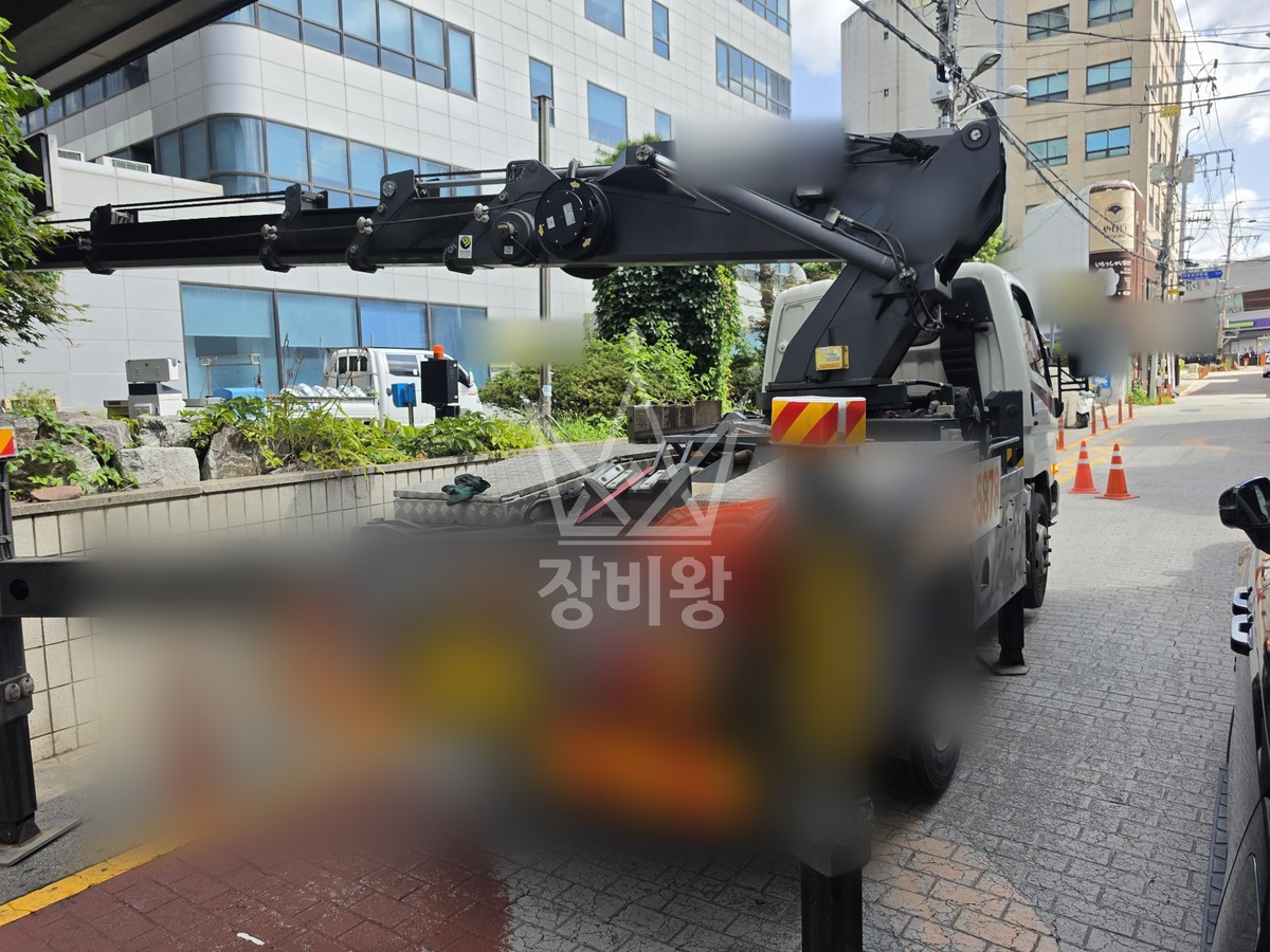 경기 평택시 평택동 2.5톤 스카이차 덕트배관 작업사진 3