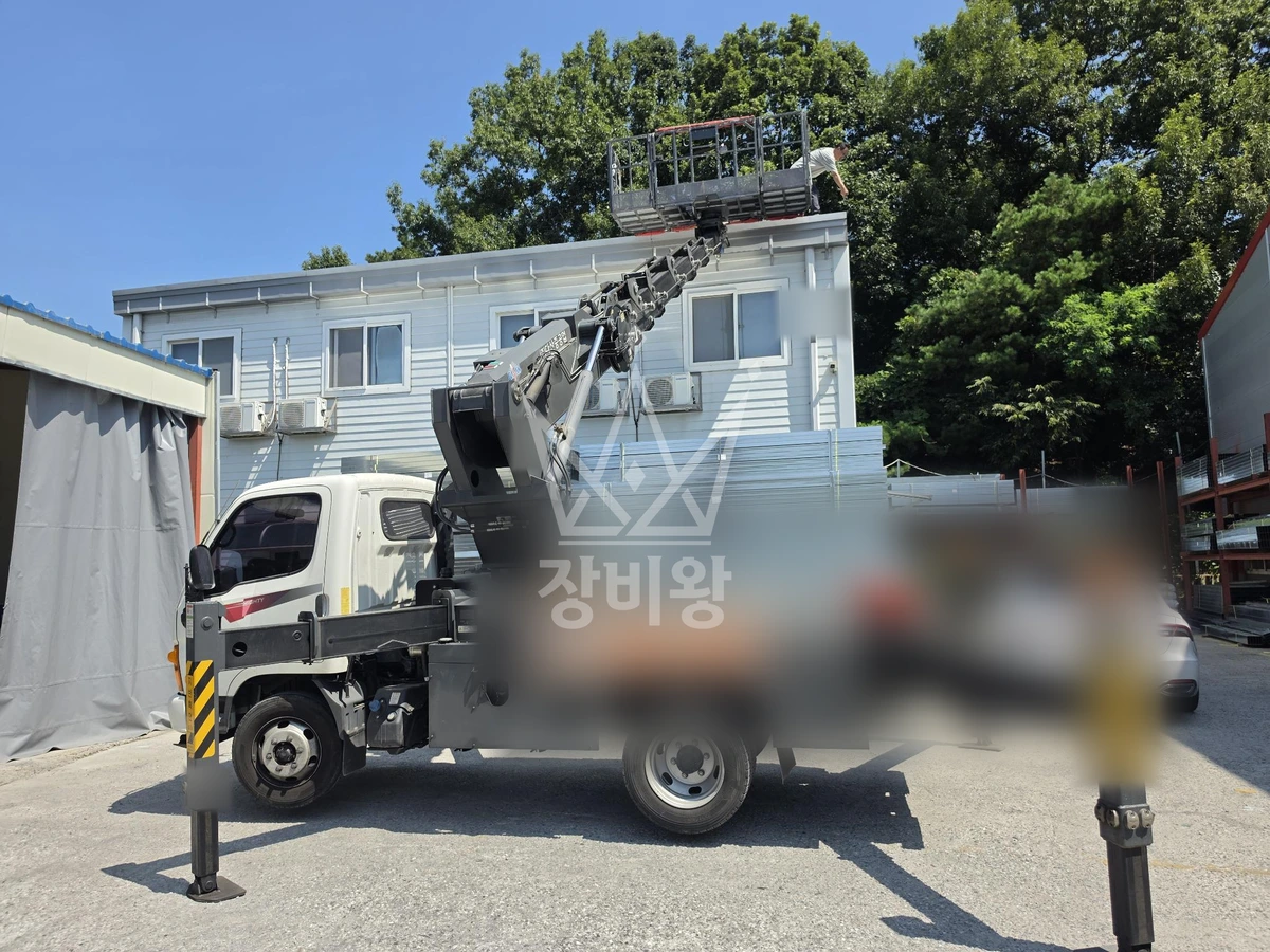 경기 이천시 마장면 2.5톤 스카이차 판넬작업 작업사진 2
