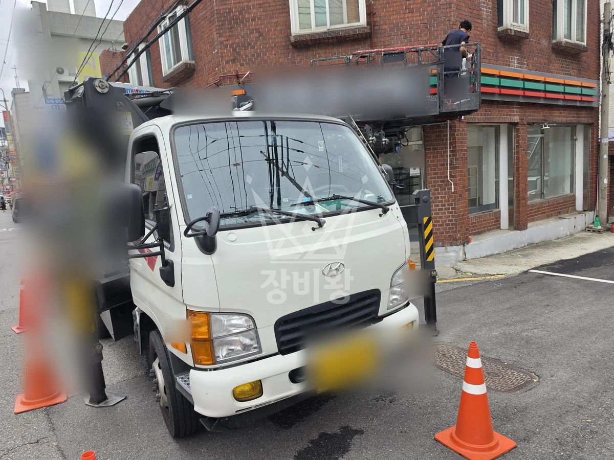 경기 수원시 팔달구 우만동 2.5톤 스카이차 간판철거 작업사진 2