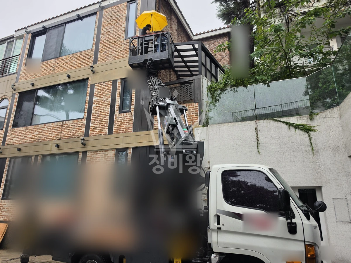 서울 용산구 한남동 2.5톤 스카이차 cctv 설치 작업사진 2