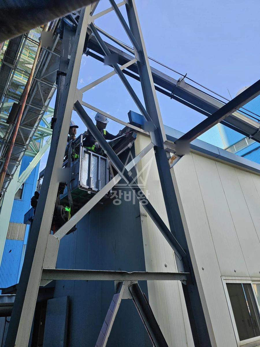 경기 안산시 단원구 초지동 3.5톤굴절 스카이차 판넬 물음통 교체, 캐노피 설치 작업완료사진 1