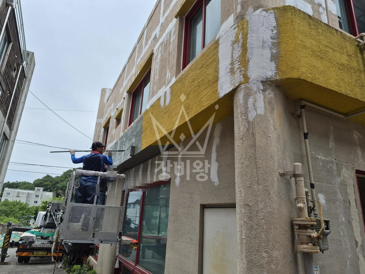 울산 울주군 삼남읍 3.5톤 스카이차 외벽 작업 작업사진 2