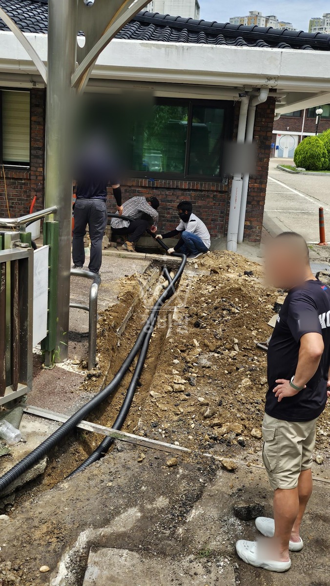 서울 강동구 고덕동 포크레인(굴착기) 도로 터파기 작업사진 3