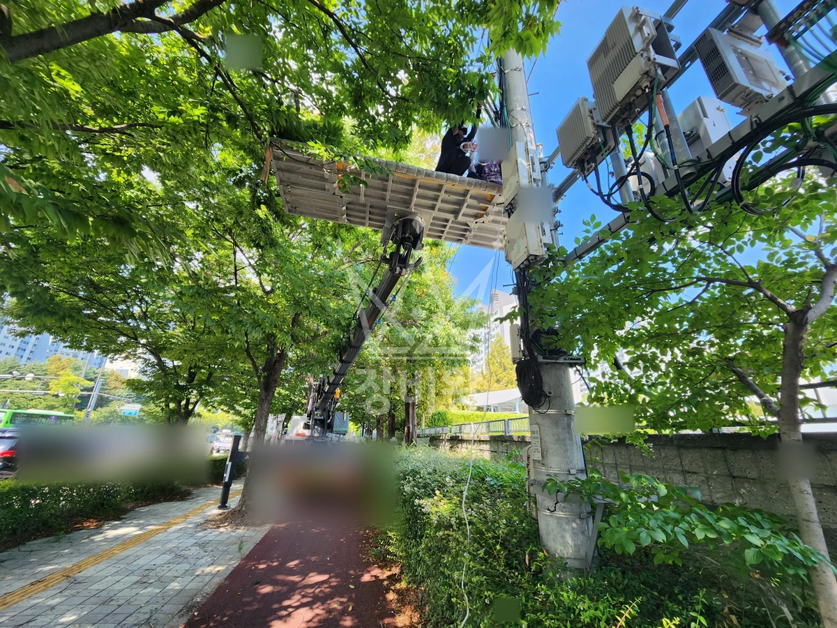 전남광주 서구 내방동 3.5톤 스카이차 전신주작업 작업사진 1