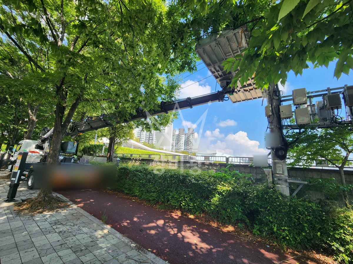 전남광주 서구 내방동 3.5톤 스카이차 전신주작업 작업사진 2