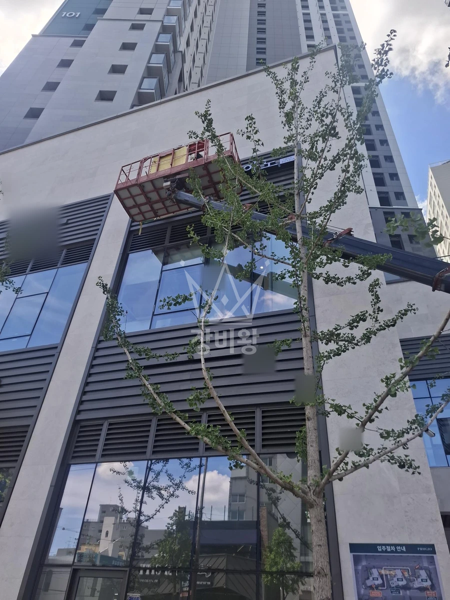 울산 남구 신정동 3.5톤 스카이차 2층작업 작업사진 2