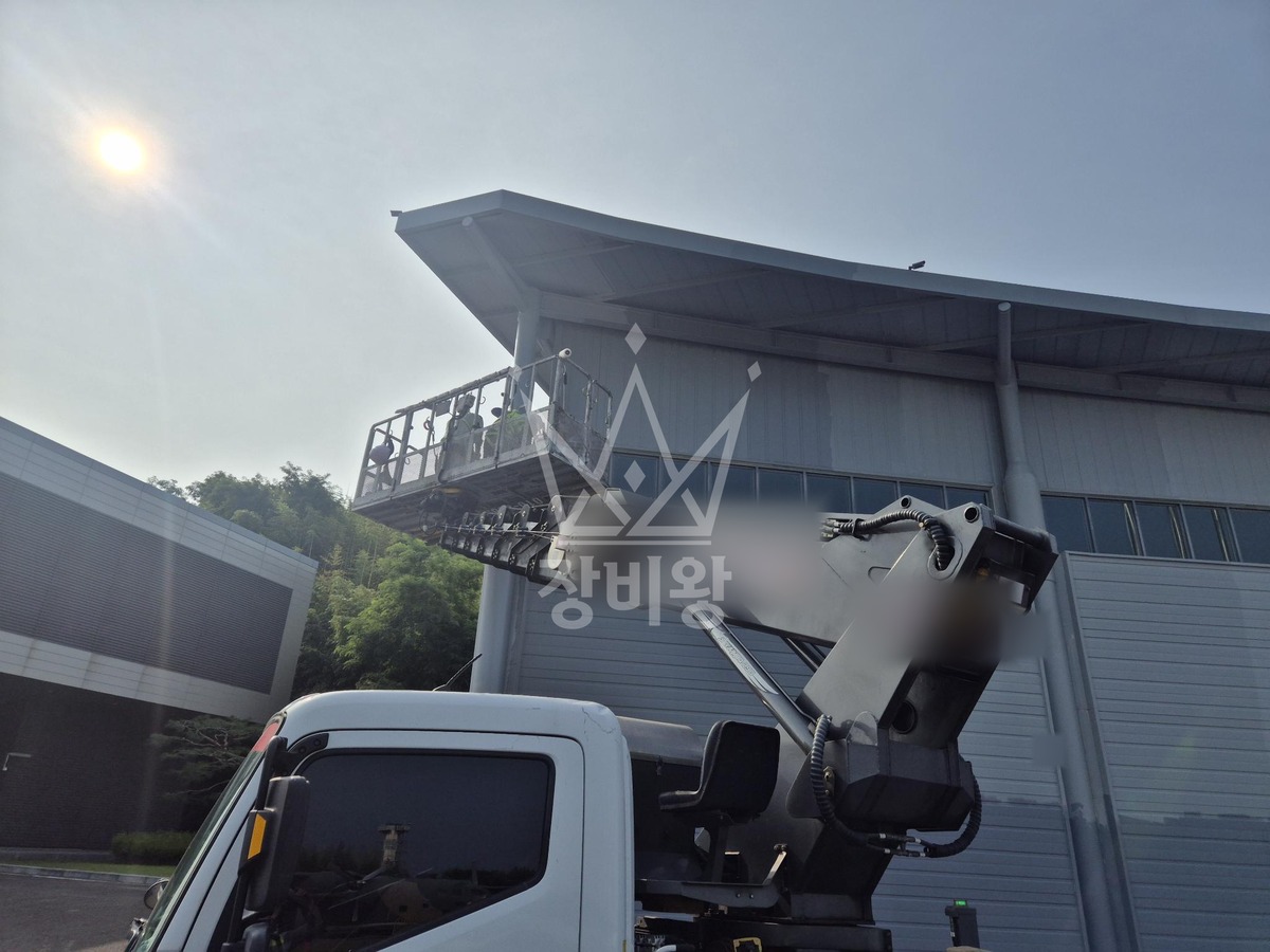 경남 사천시 사남면 3.5톤 스카이차 외부고압세척/ 페인트작업 작업사진 2
