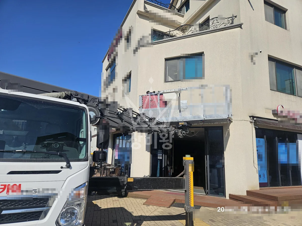 강원 원주시 반곡동 3.5톤 스카이차 공차카페 간판 작업 작업사진 2