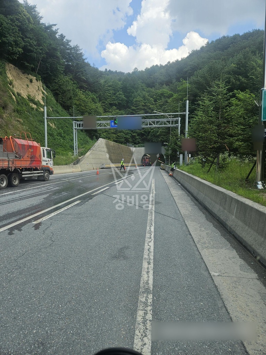 강원 평창군 미탄면 3.5톤 스카이차 터널외벽청소  / 2대작업 작업완료사진 1
