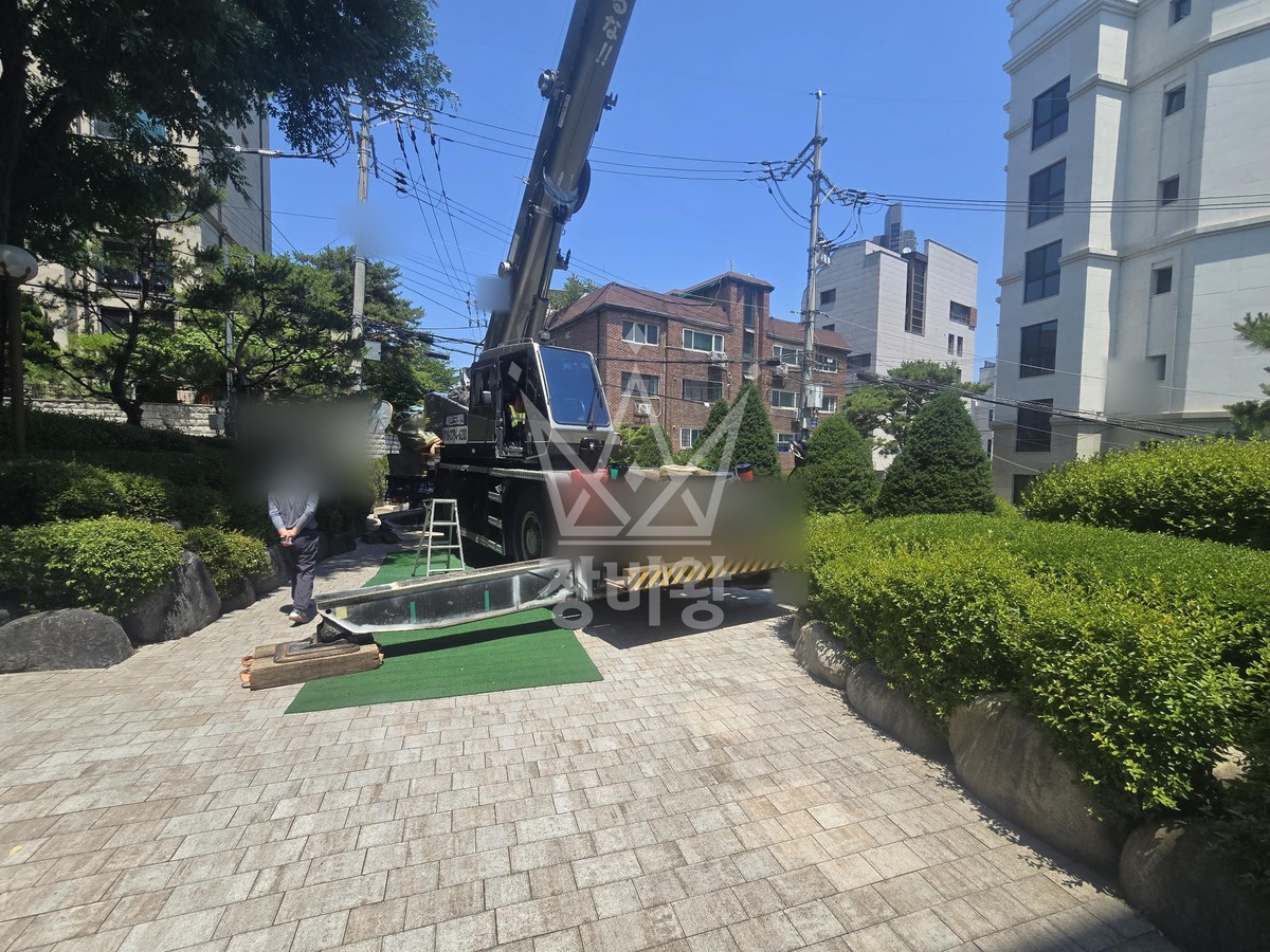 서울 강남구 청담동 25톤 크레인 화단철거/ 작업사진 1