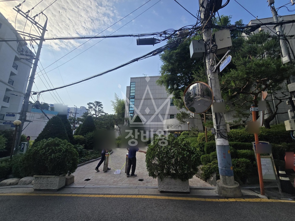 서울 강남구 청담동 25톤 크레인 화단철거/ 작업완료사진 1