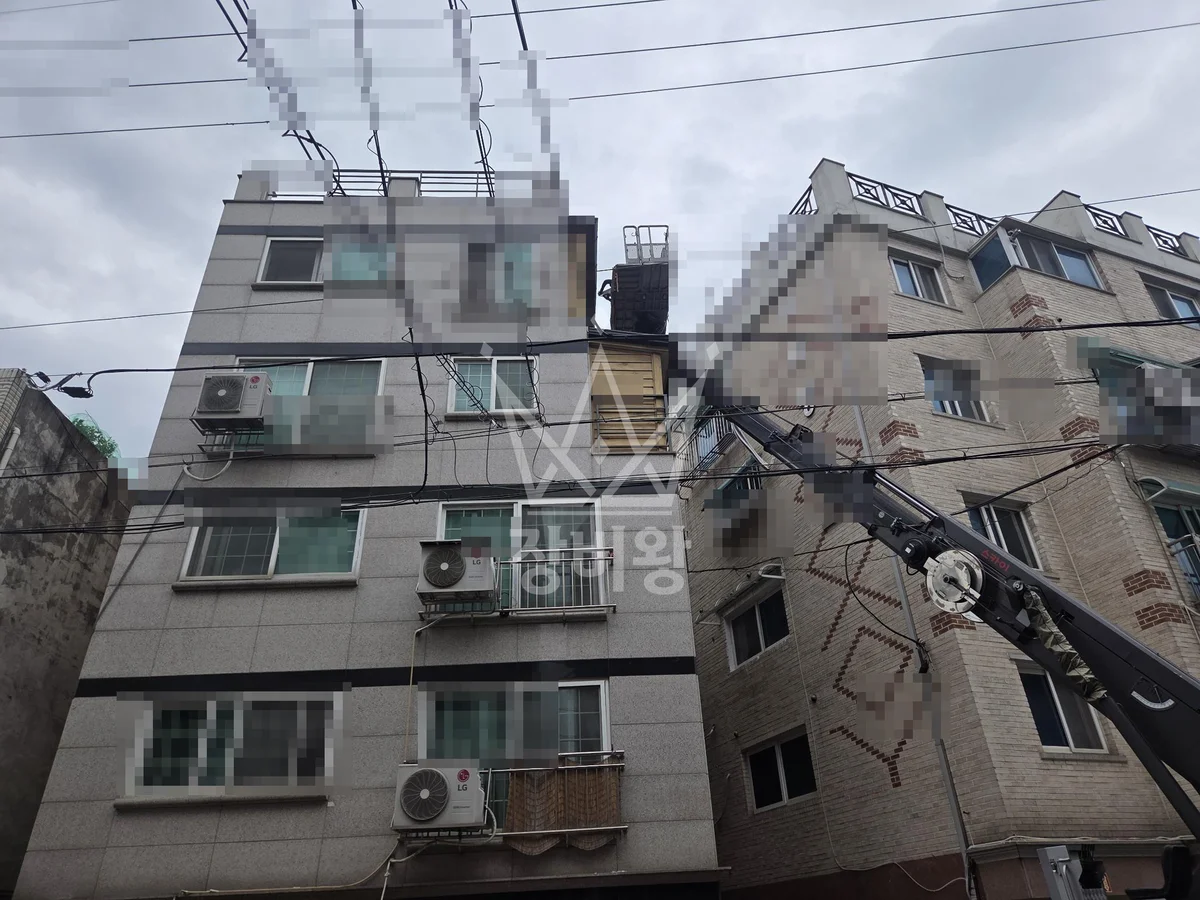 서울 강동구 암사동 3.5톤 스카이차 지붕작업 작업사진 1