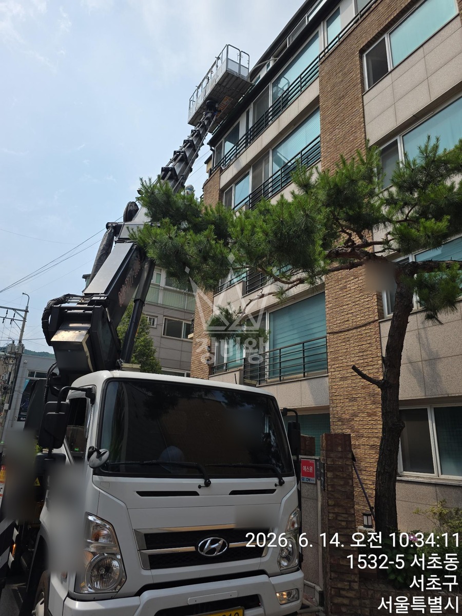 서울 서초구 서초동 3.5톤 스카이차 에어컨실외기 작업사진 2