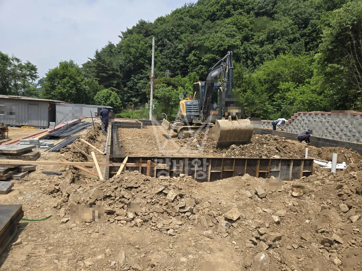 충북 청주시 서원구 포크레인(굴착기) 기초공사 작업사진 1