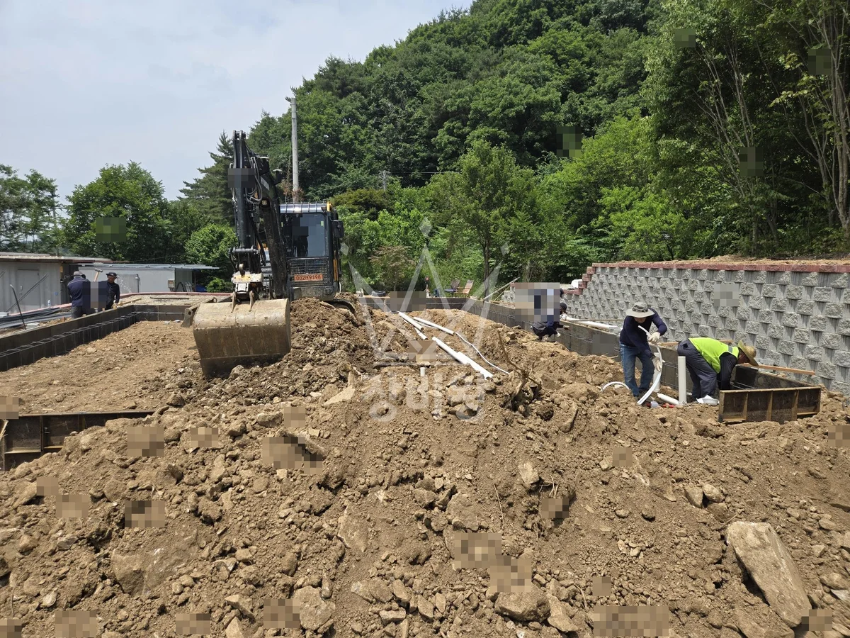 충북 청주시 서원구 포크레인(굴착기) 기초공사 작업사진 2