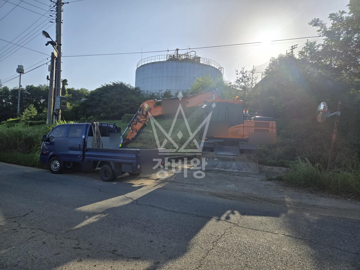 경기 평택시 고덕면 포크레인(굴착기) 지반평탄작업 작업사진 1