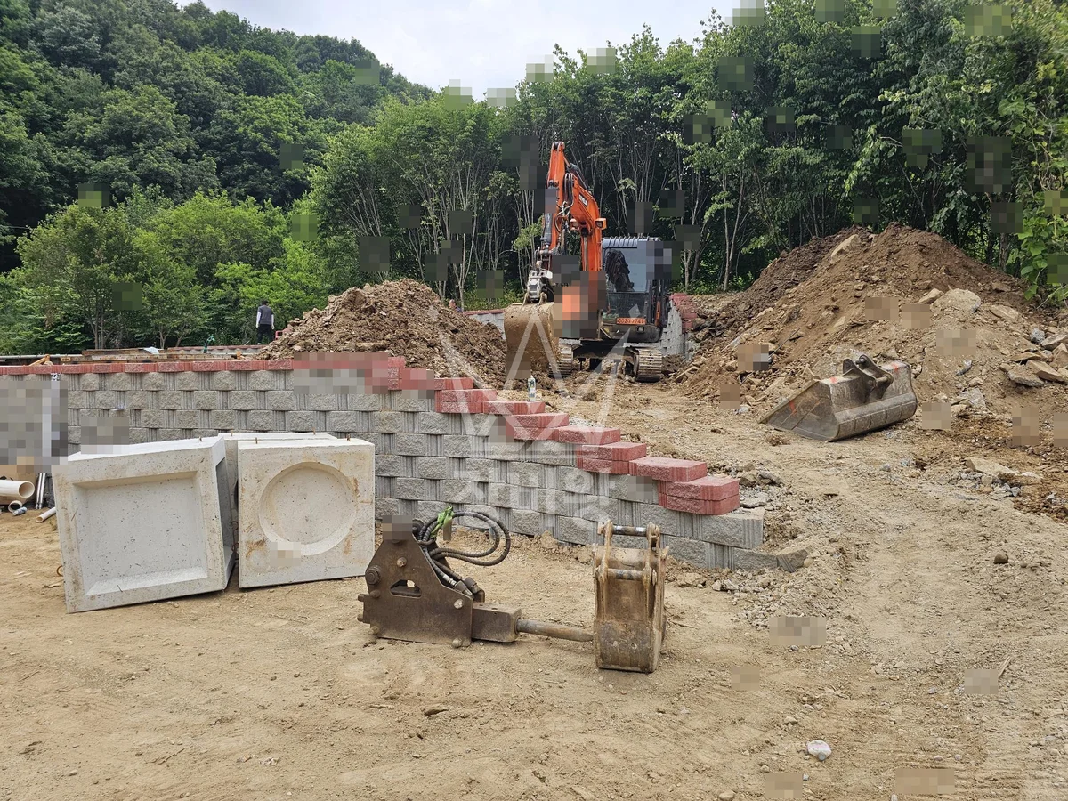 충북 청주시 서원구 포크레인(굴착기) 배수로작업 작업사진 2