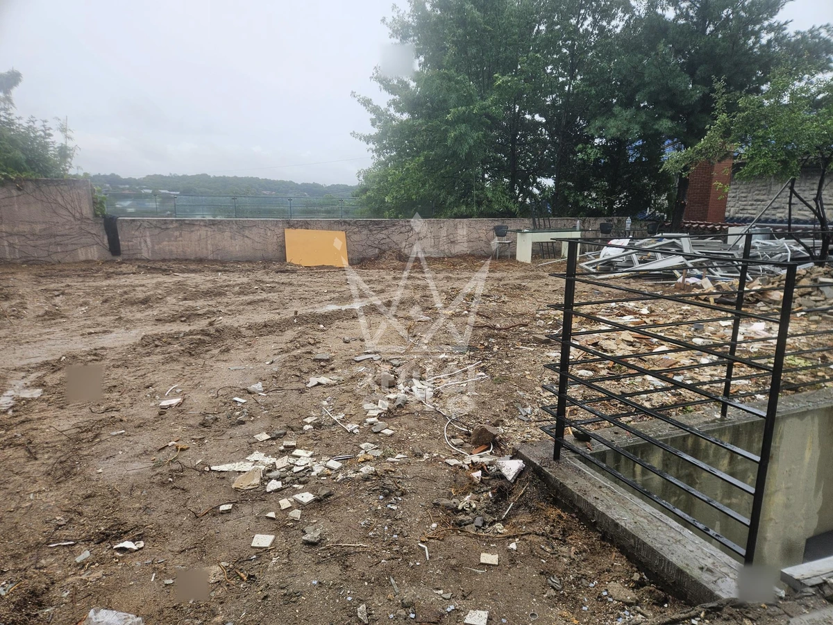 서울 성북구 성북동 포크레인(굴착기) 2층 화단작업 작업사진 2