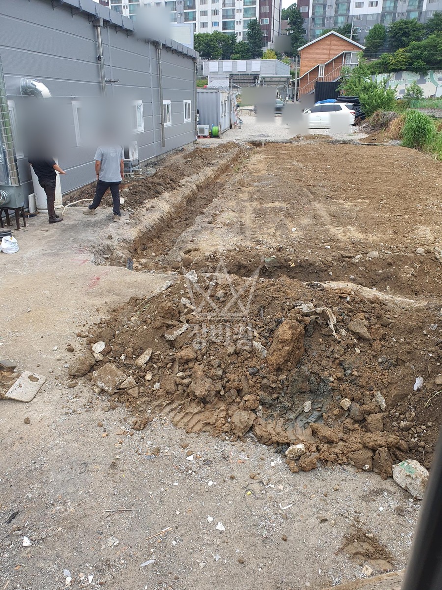 충남 아산시 좌부동 포크레인(굴착기) 터파기 작업사진 3