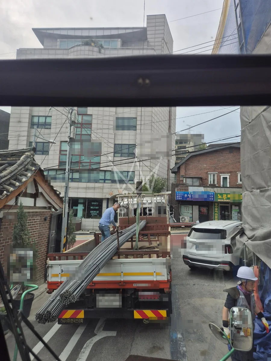 서울 성북구 삼선동5가 13톤 크레인 자재하역 작업사진 3