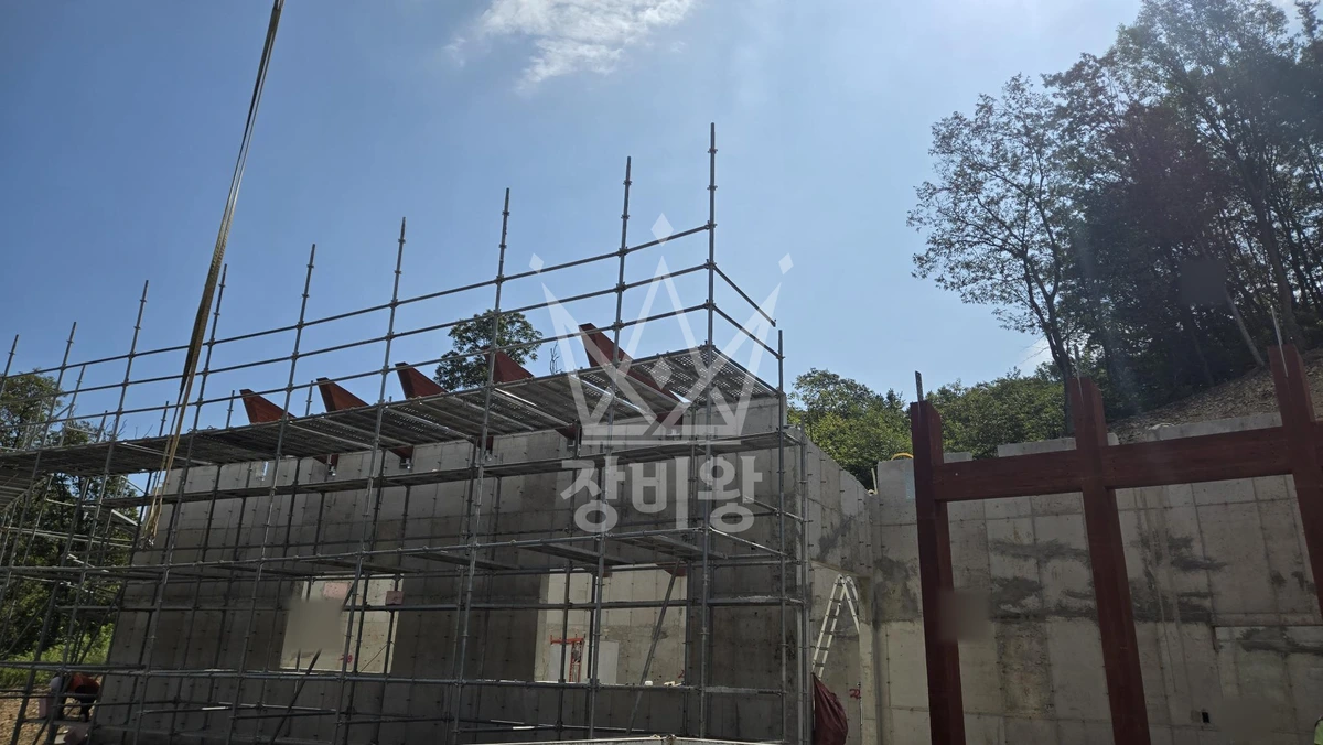 경기 파주시 적성면 5톤 크레인 구조물설치 작업사진 3