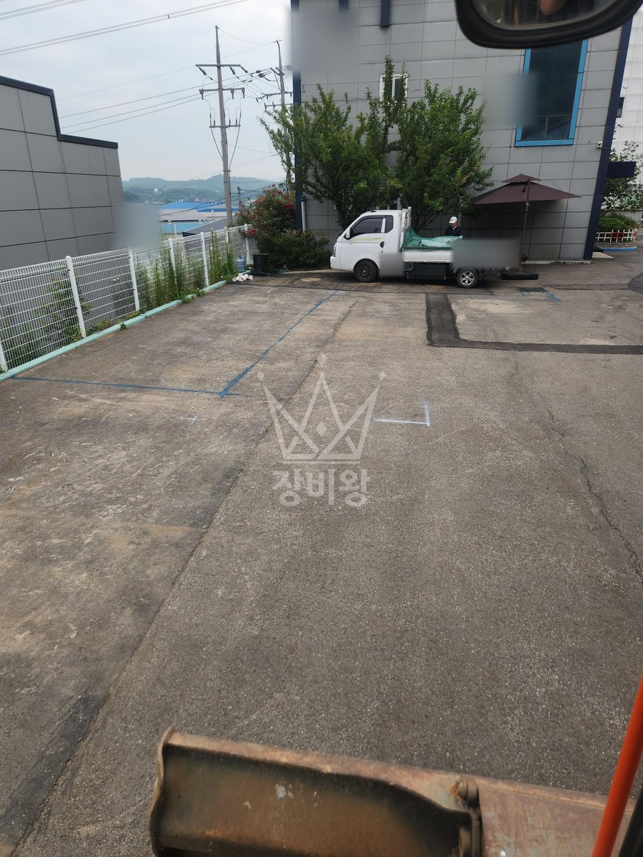 경기 화성시 만세구 포크레인(굴착기) 정화조 작업 작업사진 1