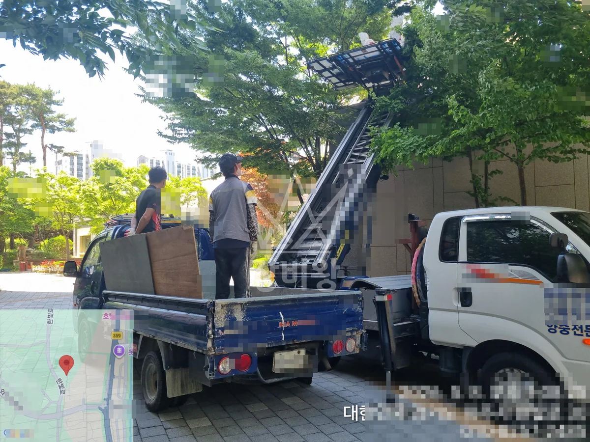 경기 파주시 야당동 1톤 사다리차 폐기물(대리석,빵통) 작업사진 1