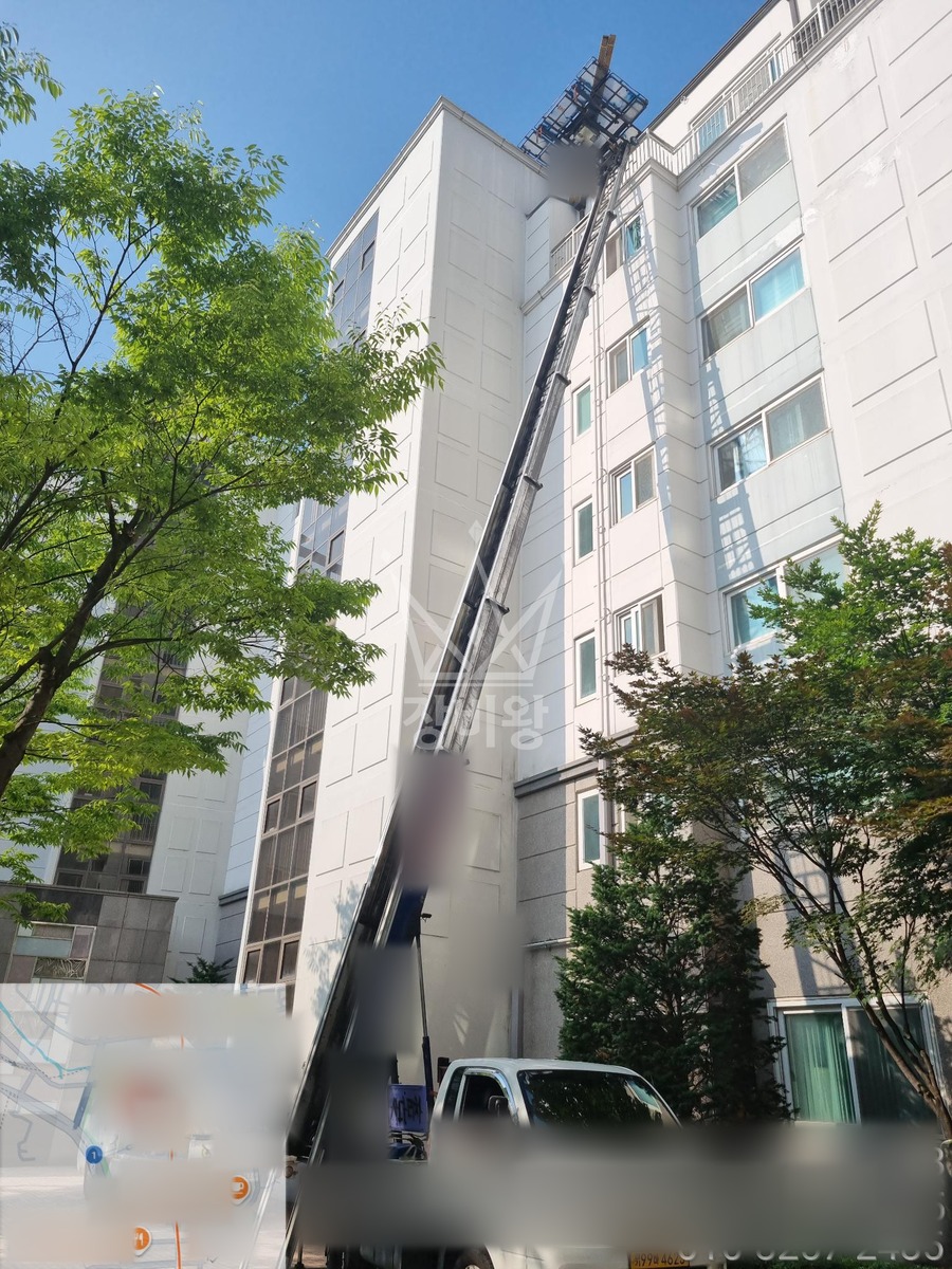 서울 은평구 진관동 1톤 사다리차 파이프외 자재양중 작업사진 2