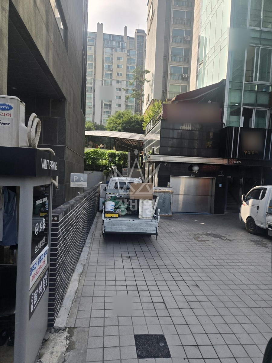 서울 강남구 청담동 5톤 크레인 에어컨실외기양중 작업사진 1