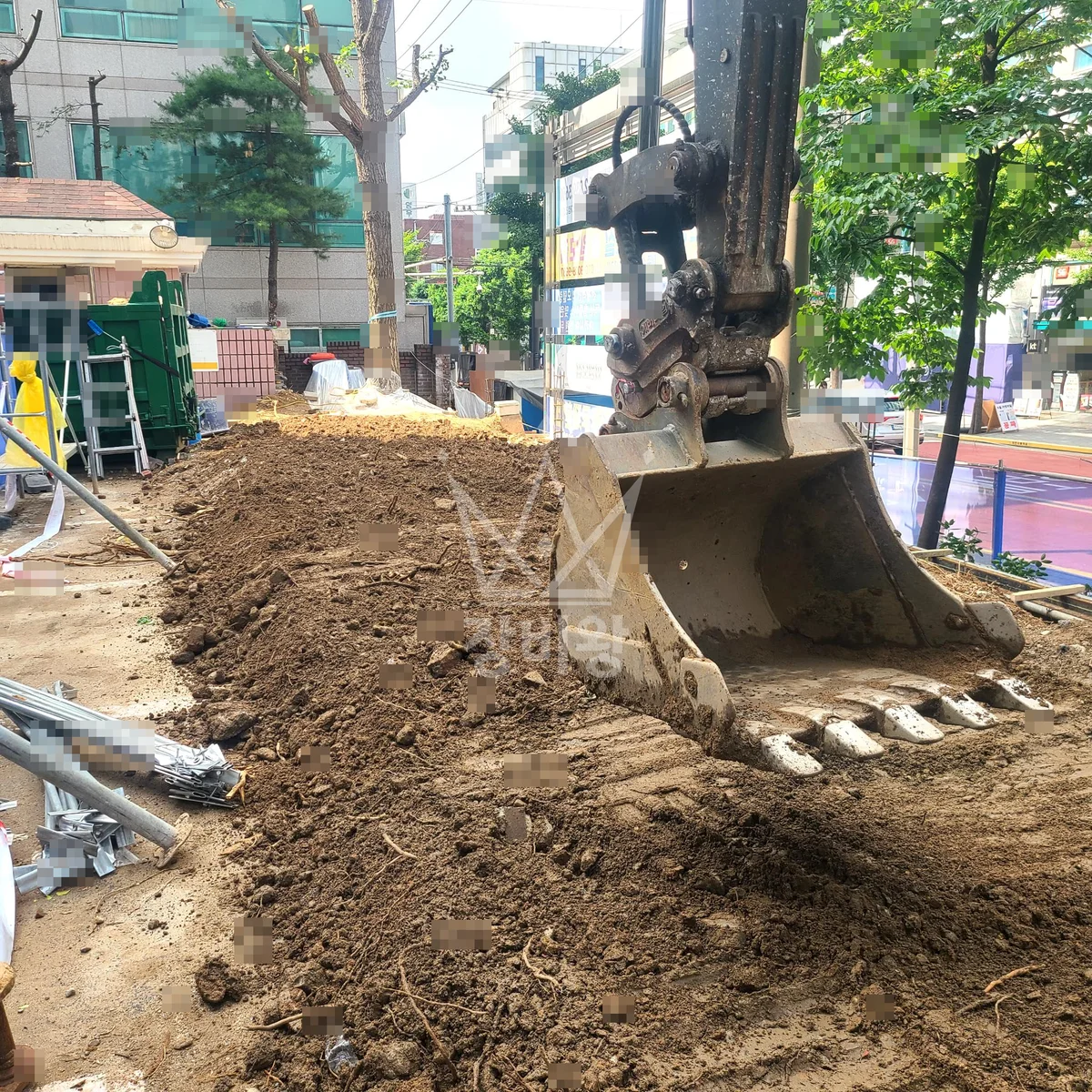 서울 금천구 가산동 포크레인(굴착기) 레미콘 콘크리트 타설 작업사진 3