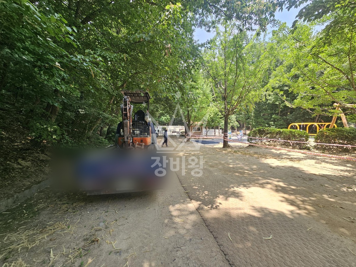 경기 성남시 분당구 포크레인(굴착기) 작업 현장 도착사진