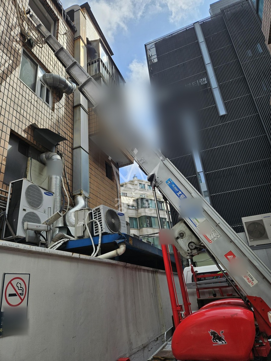 서울 강남구 역삼동 1톤 사다리차 폐기물 내림 작업사진 2