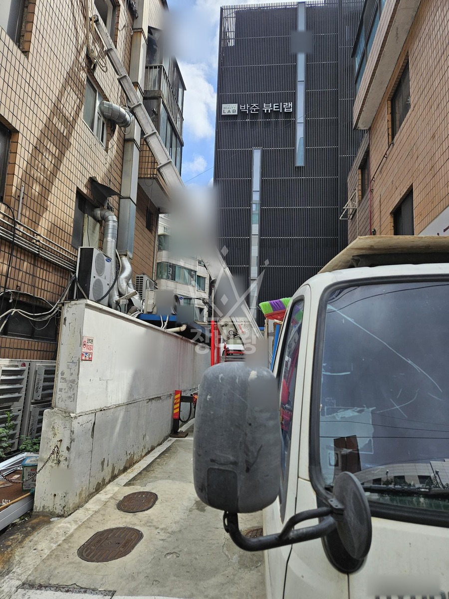서울 강남구 역삼동 1톤 사다리차 폐기물 내림 작업사진 3