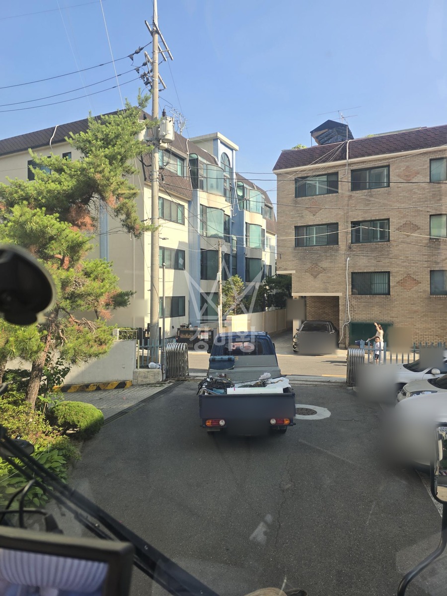 서울 서초구 방배동 16톤 크레인 자재 양중 작업완료사진 1