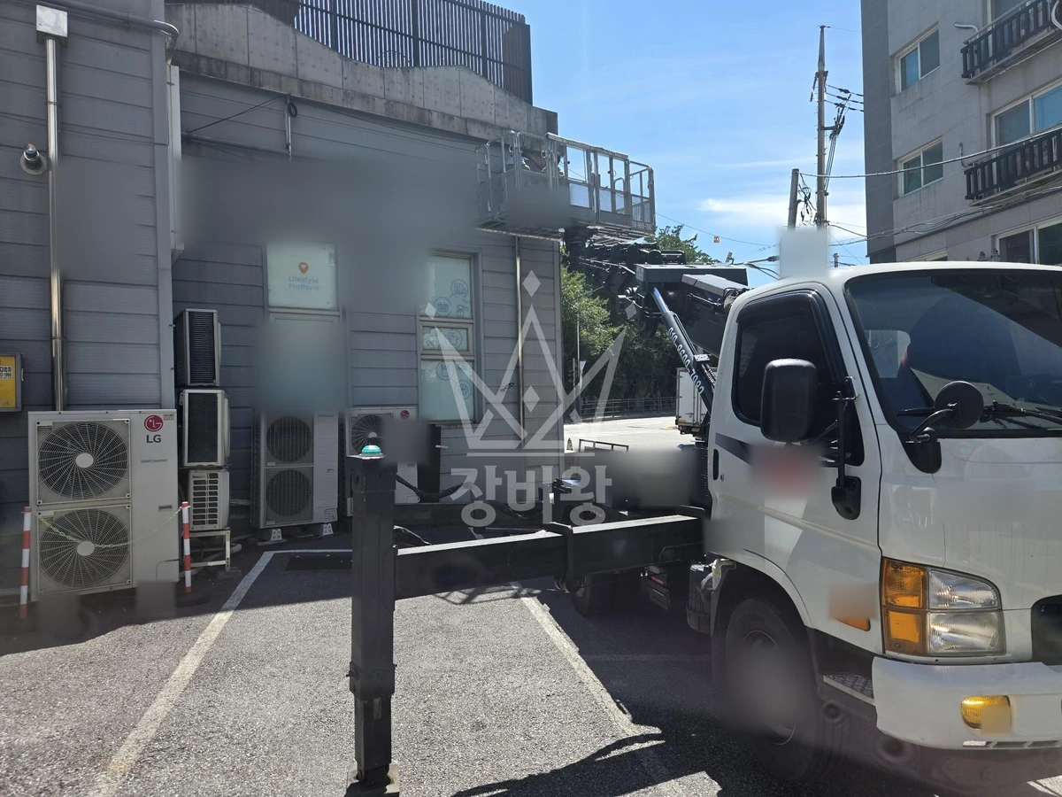 경기 용인시 기흥구 상갈동 2.5톤 스카이차 간판작업 작업사진 2