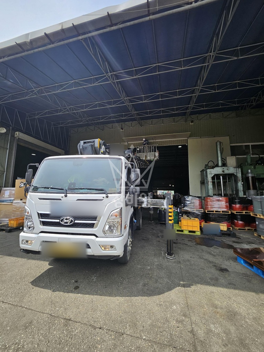경기 화성시 만세구 3.5톤 스카이차 CCTV 카메라선로가설 작업사진 2