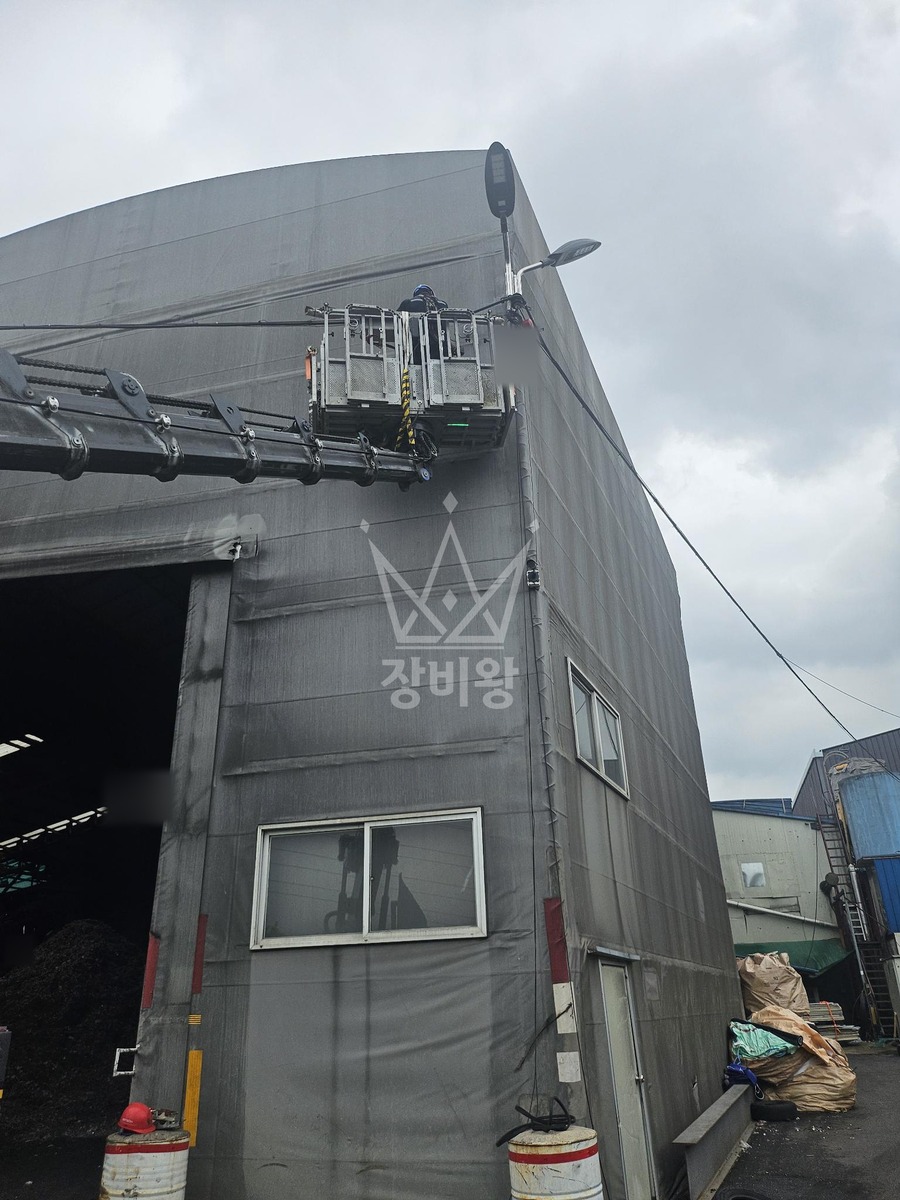 경기 화성시 만세구 팔탄면 3.5톤 스카이차 cctv 설치 작업사진 1